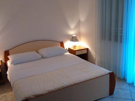 Apartmani Petra Pakoštane Kültér fotó